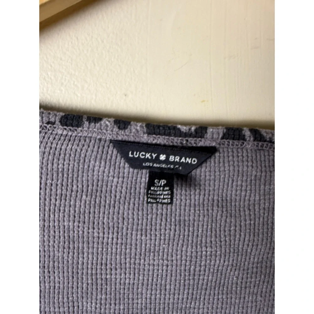 Lucky Brand Long Sleeve Knit Top Womens S Petite Gray Leopard Cheetah Print TH
